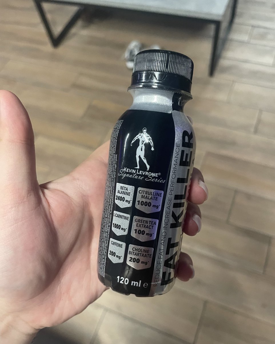 Ця сука мене чуть не вбила і я хочу зробити її популярною на весь твітер