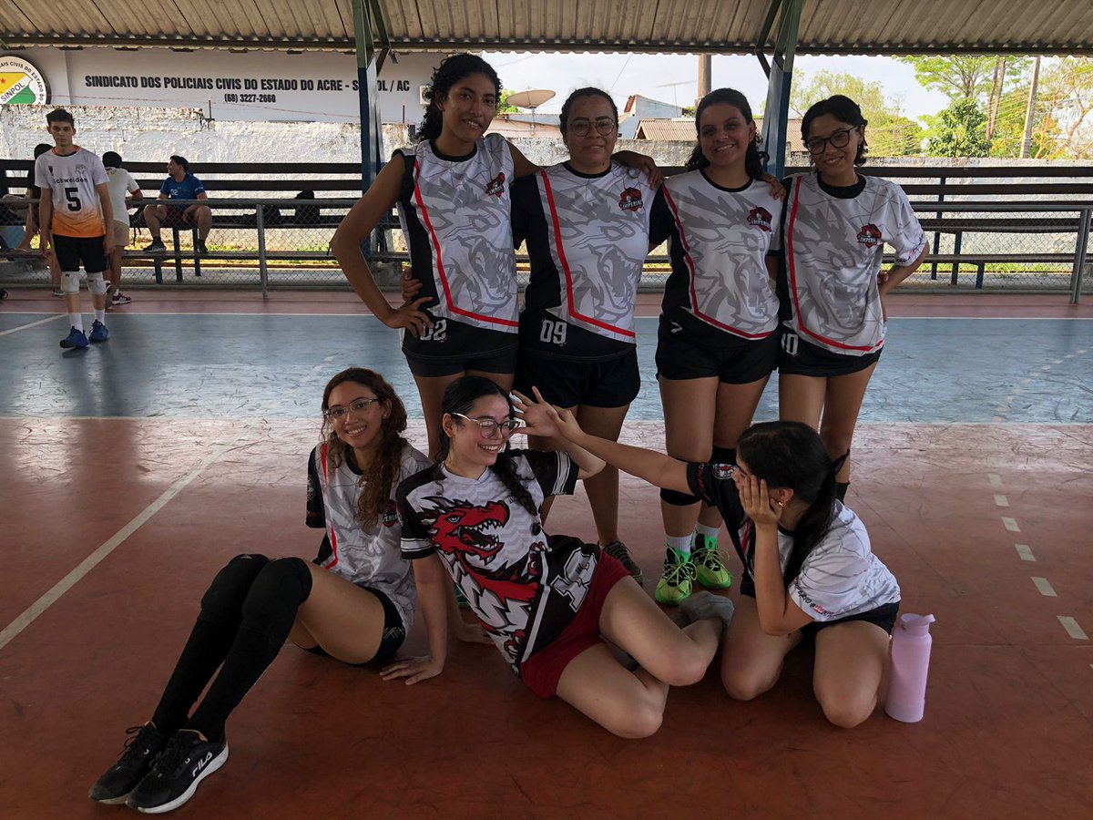 Foram apenas amistosos mas já deu pra sonhar!!! #imperatrizes #VidaLongaAoImperio #volei