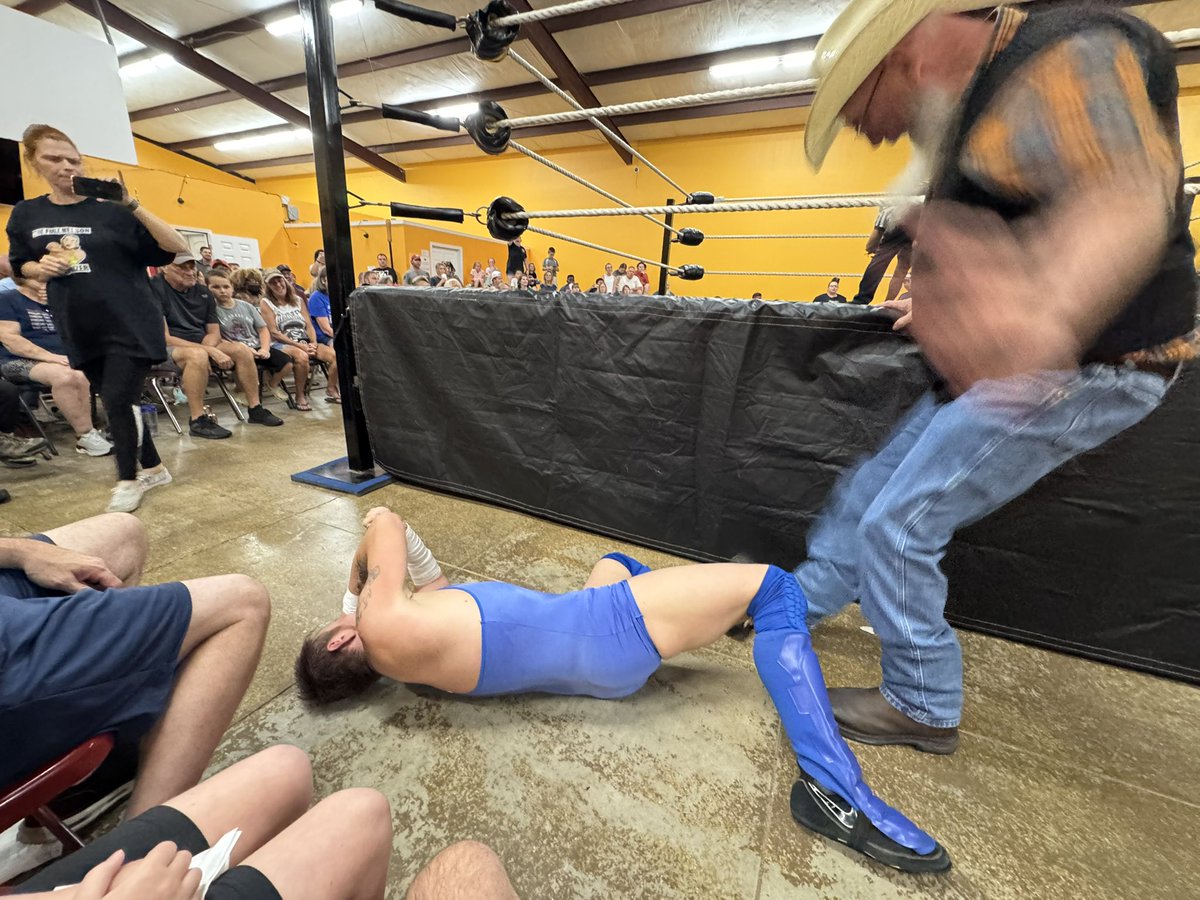 _tadow's tweet photo. Hyper Wrestling https://t.co/RA34CnOCzw