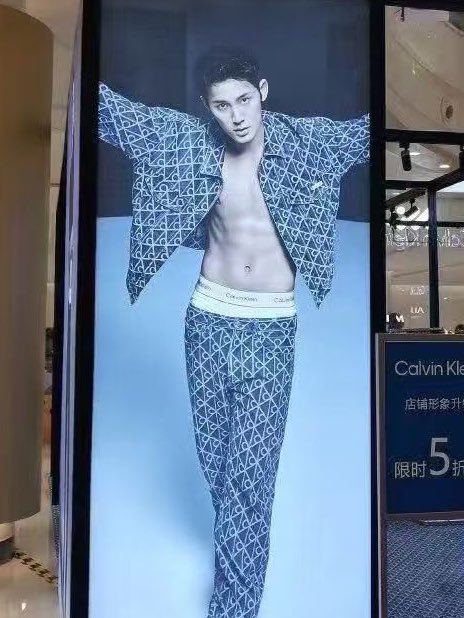 yuhnzino's tweet image. wELL WHO'S DRIVING THE BUS NOW