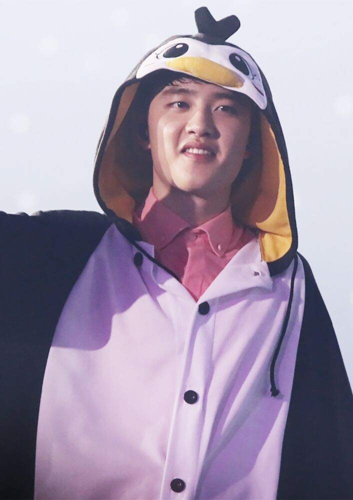angecarpez's tweet photo. penguin D.O 
Kyung soo 🐧🖤 cutie
#Kyungsoo https://t.co/oVaovwbY3W