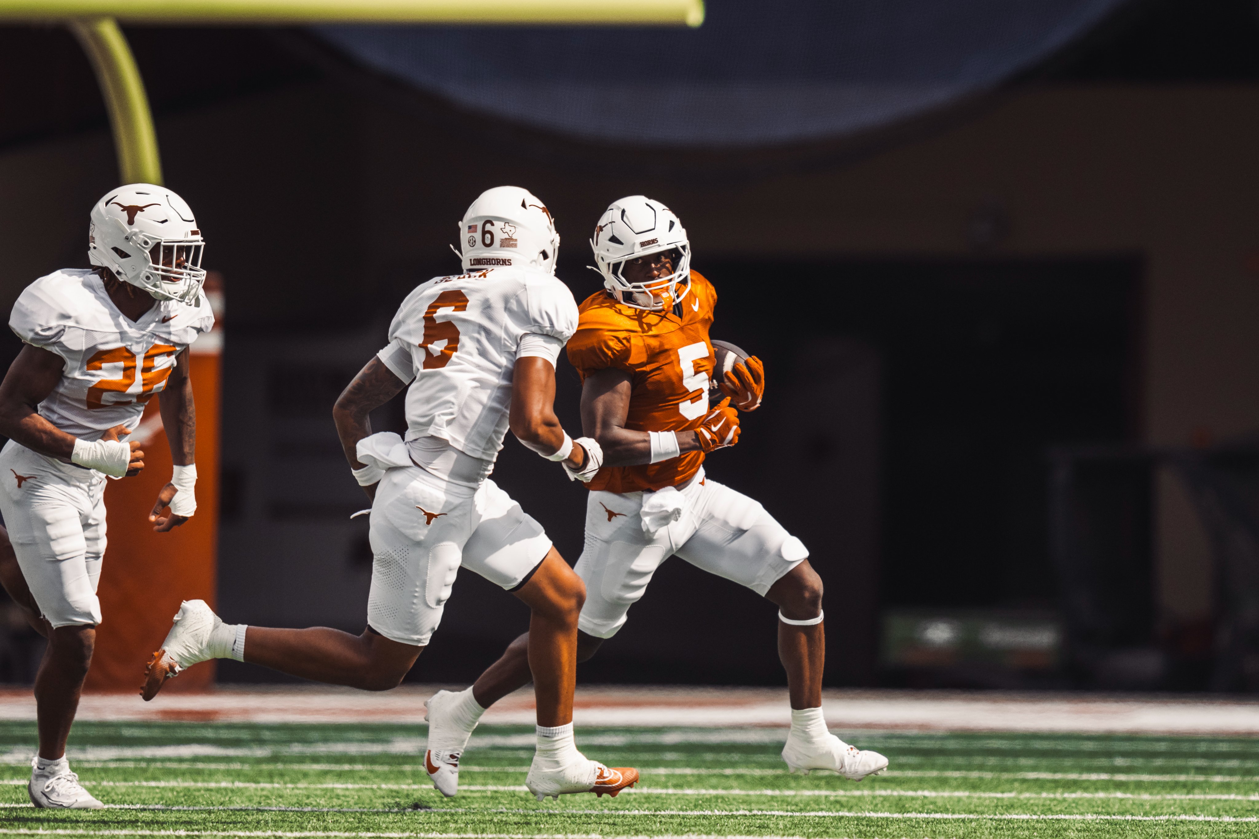 Gyj8surWEAAOvhk?format=jpg&name=4096x409