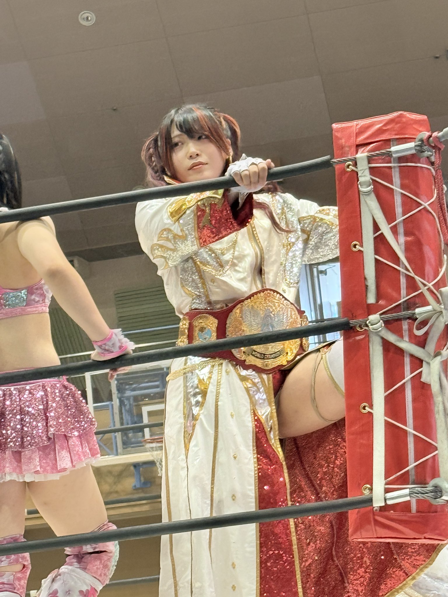 MARIGOLD 林下詩美 ポートレート6枚 マリーゴールド 林下詩美 写真集 OMETEOTOL | 写真集／ガイド