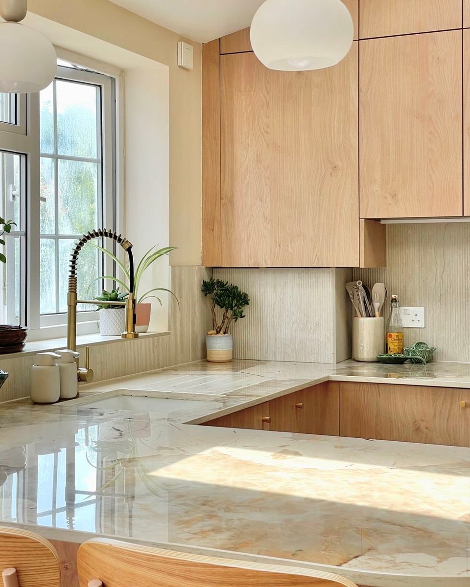 Bold, dramatic, and one of a kind. Dekton Khalo makes a true statement in this stunning space by House of Uchi.

Inspired by Patagonia's natural stone, Khalo’s striking pattern and rich tones bring a sense of artistry and luxury. cosentino.com/en-gb/colours/….