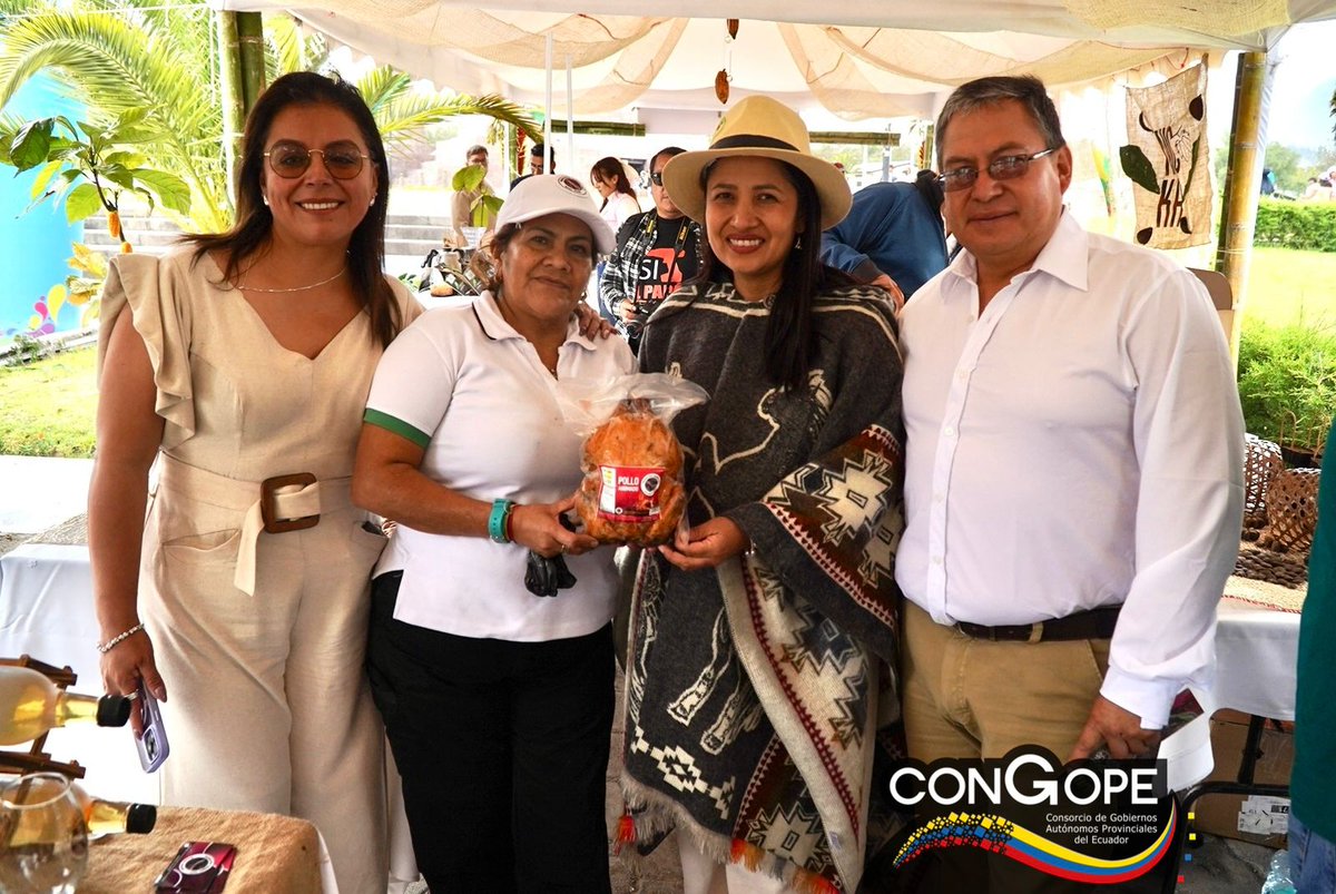 Con dedicación y creatividad, los emprendedores comparten sus mejores propuestas en las #CaravanasTurísticasProductivas.

¡Aún estás a tiempo de disfrutar el sabor, la cultura y el color de #ZamoraChinchipe y #Cotopaxi!

Déjate conquistar por la cuna del #cacao y la riqueza de la