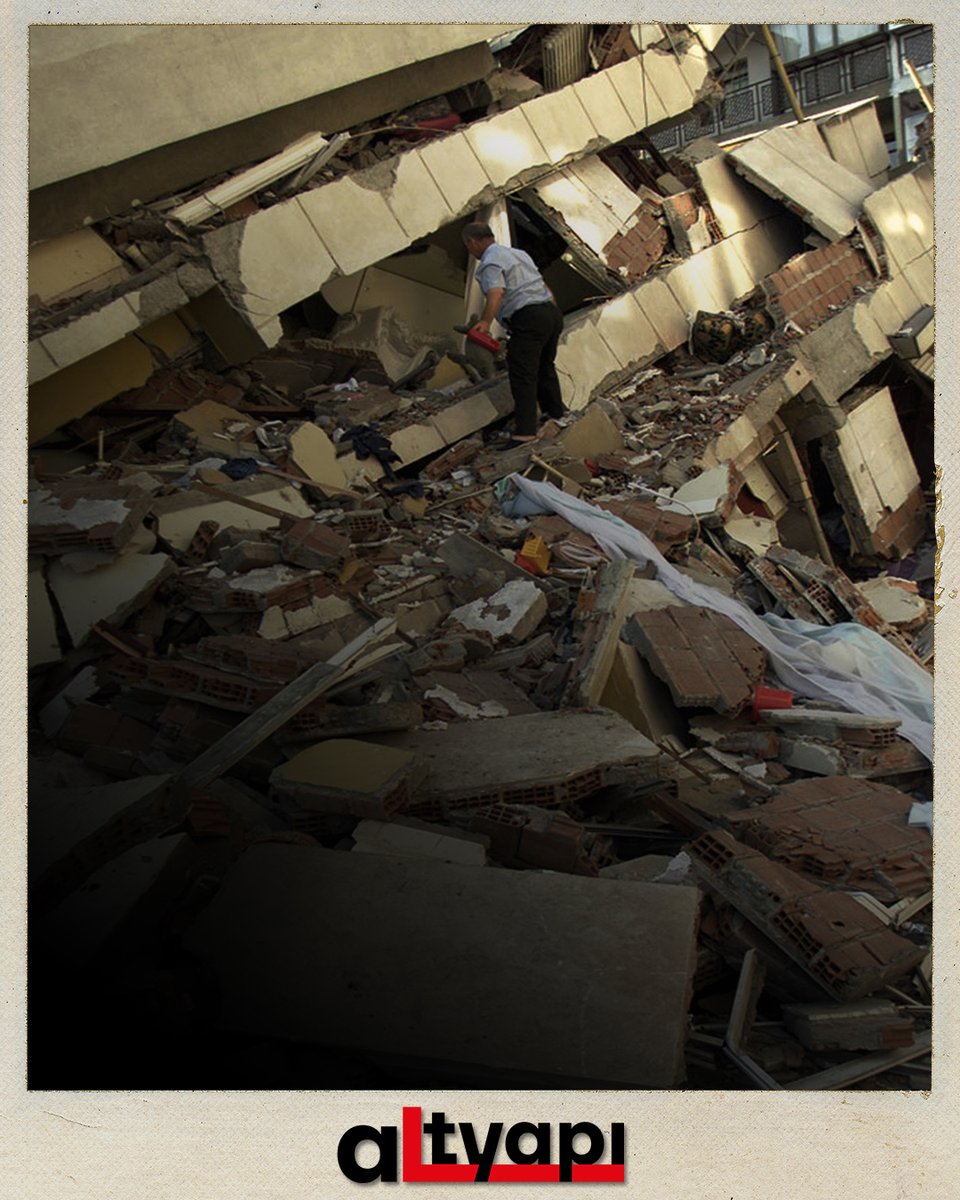 17 Ağustos 1999 Gölcük Depremi, on binlerce canı bizden aldı. Bu büyük yıkım, sadece fay hatlarını değil, ihmalin, rantın ve denetimsizliğin sonuçlarını da açığa çıkardı. Kaybettiklerimizi saygıyla anarken, bu topraklarda depremlerin değil ihmallerin öldürdüğünü hatırlatıyoruz.