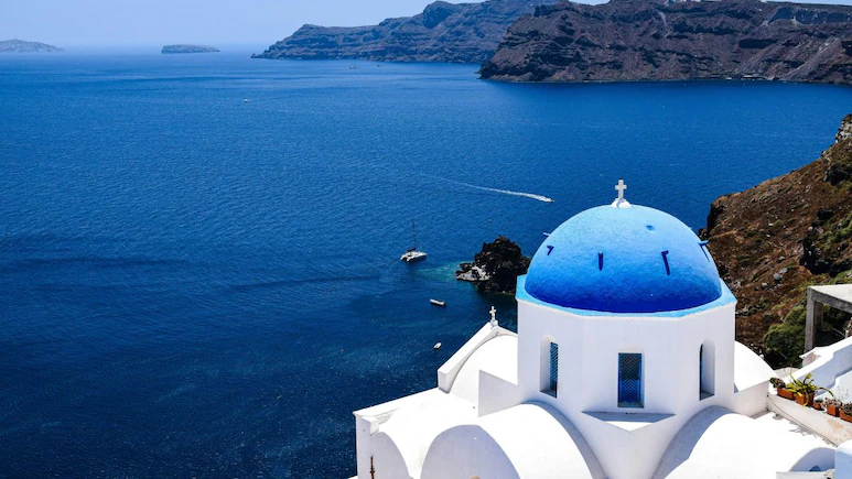 NDTVFood's tweet image. Why Are Rooftops In Santorini, Greece, Blue? 4 Interesting Reasons
ndtv.com/travel/why-are…
#santorini #rooftops #blue