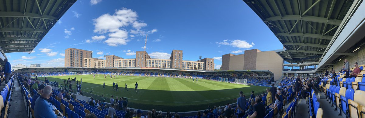 Some London football vibes … <a href="/MillwallFC/">Millwall FC</a> <a href="/AFCWimbledon/">AFC Wimbledon</a> 
#TheDen #PloughLane