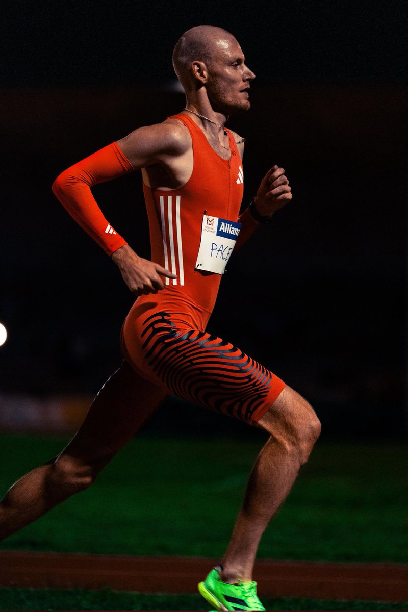 TimVandevelde00's tweet photo. That was fun! Pacing duties 🫡 helping to PBs and a great training session = win -win! Shape is goooood

1500m pace -> 2'24 on 1k 
3000m pace -> 5'16 on 2k (legs were amazing still). 

The Progress ~

📸 - MediADN https://t.co/07jVGFX8o7