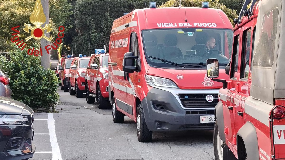 Lo smart watch lancia l’Sos: decine di soccorritori lo cercano per ore nei boschi, ma dormiva a casa milano.repubblica.it/cronaca/2025/0…