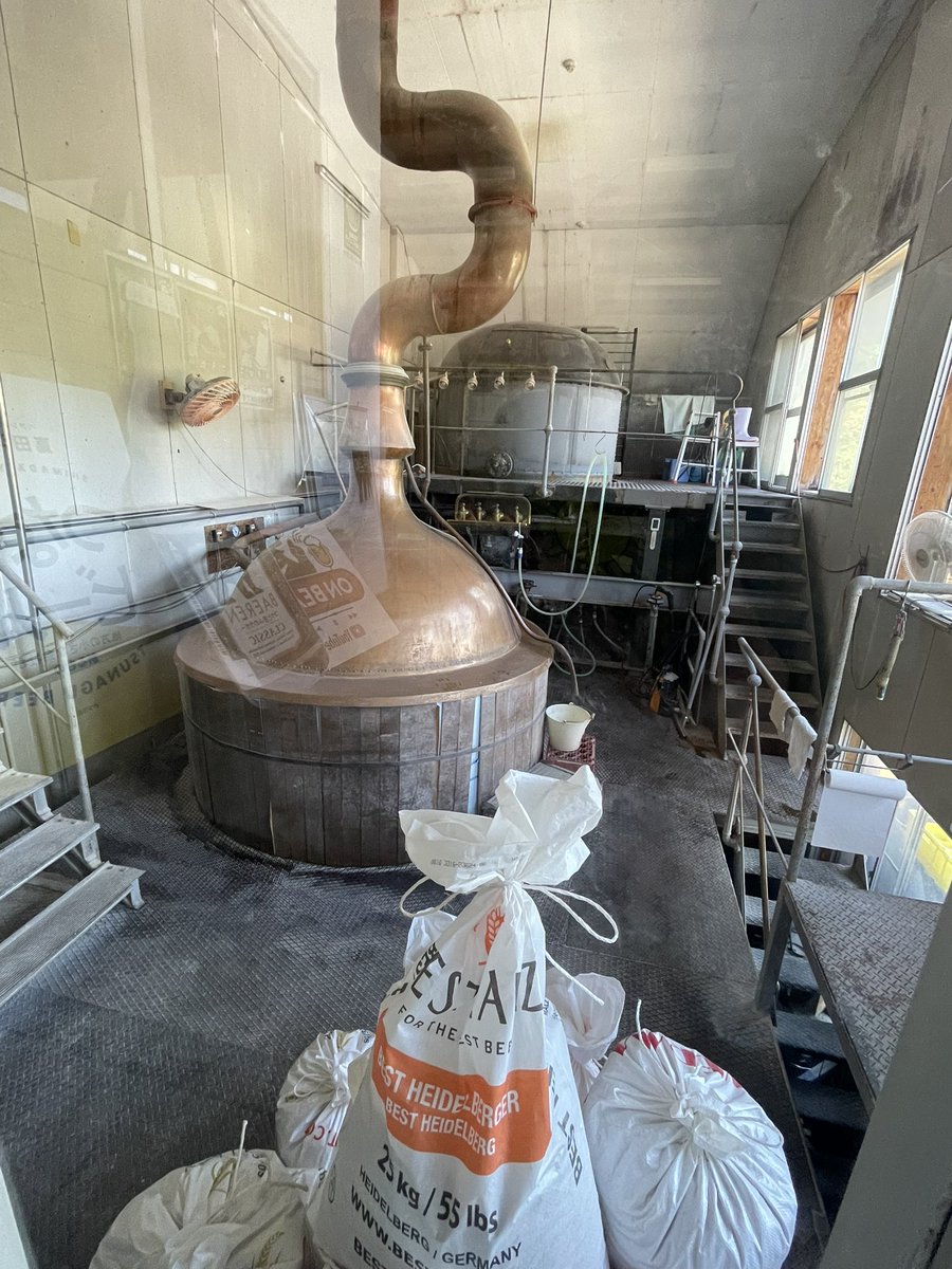 ichiro_matrix's tweet image. ・・
はるばる東北まで来たので
岩手まで足を伸ばして
『ベアレン醸造所』で
地ビールを購入🐻🍺

お盆も工場はフル稼働で
見学もさせていただきましたました
ありがとまと🍅

#岩手
#ベアレン醸造所 
#地ビール
#神旅