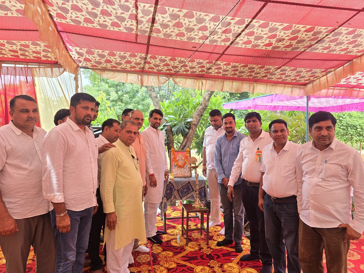 **"आज विधानसभा क्षेत्र के गांव मोलावास में मुस्कान केयर एंड मेमोरियल सोसायटी द्वारा आयोजित सम्मान समारोह में शामिल होने का अवसर मिला।
इस कार्यक्रम में क्षेत्र की प्रतिभावान विभूतियों का सम्मान कर उनके उज्ज्वल भविष्य की कामना की।

ऐसे आयोजन न केवल समाज में नई ऊर्जा और प्रेरणा का