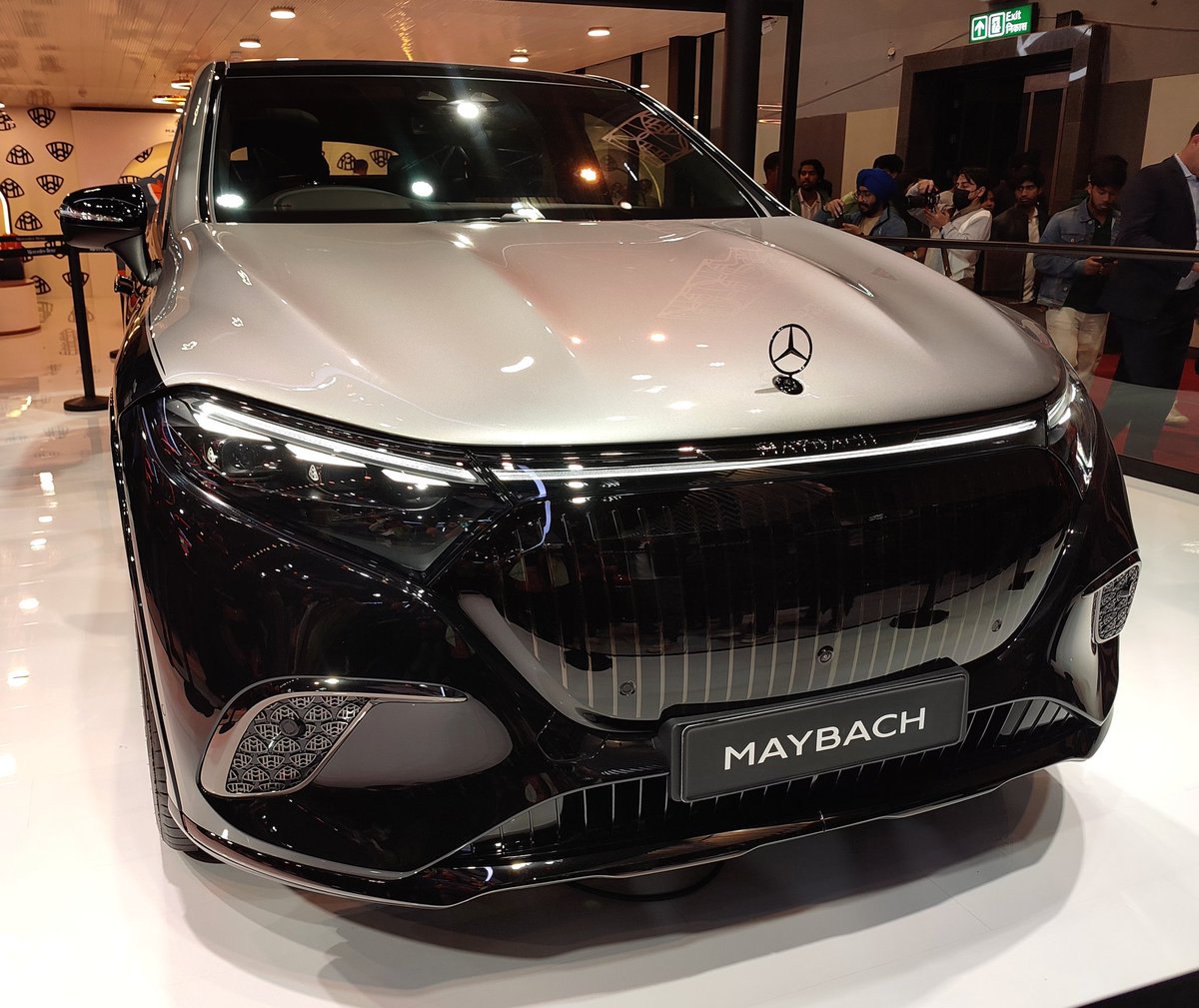 DivyaKmr24's tweet image. Experience the pinnacle of luxury!
Exhibited Car:- @LuxuryMercedes Maybach 
Photo Captured:- January 21st 2025 
Phone photography:- @Xiaomi Mi 10
#xiaomi #bharatmobilityexpo #mobilityexpo #car #carstagram #carinstagram
#MercedesBenzMaybach #LuxuryRedefined