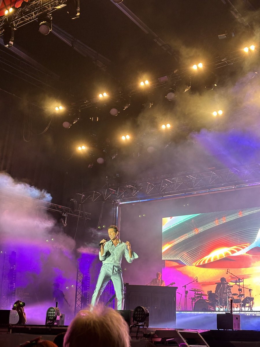 CelineGilky's tweet photo. Le retour de Mika en Suisse 🇨🇭🫶🏼🔥
Un pur bonheur !!! @mikasounds @MikaFanClub @Blooming_Boy_ https://t.co/BUwhyn5Gbz