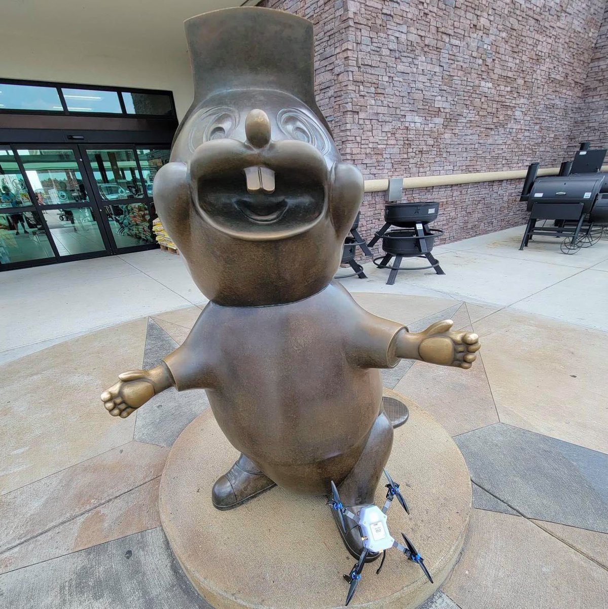 Sky Elements and Buc-ee’s: two Texas icons! #bucees #droneshow