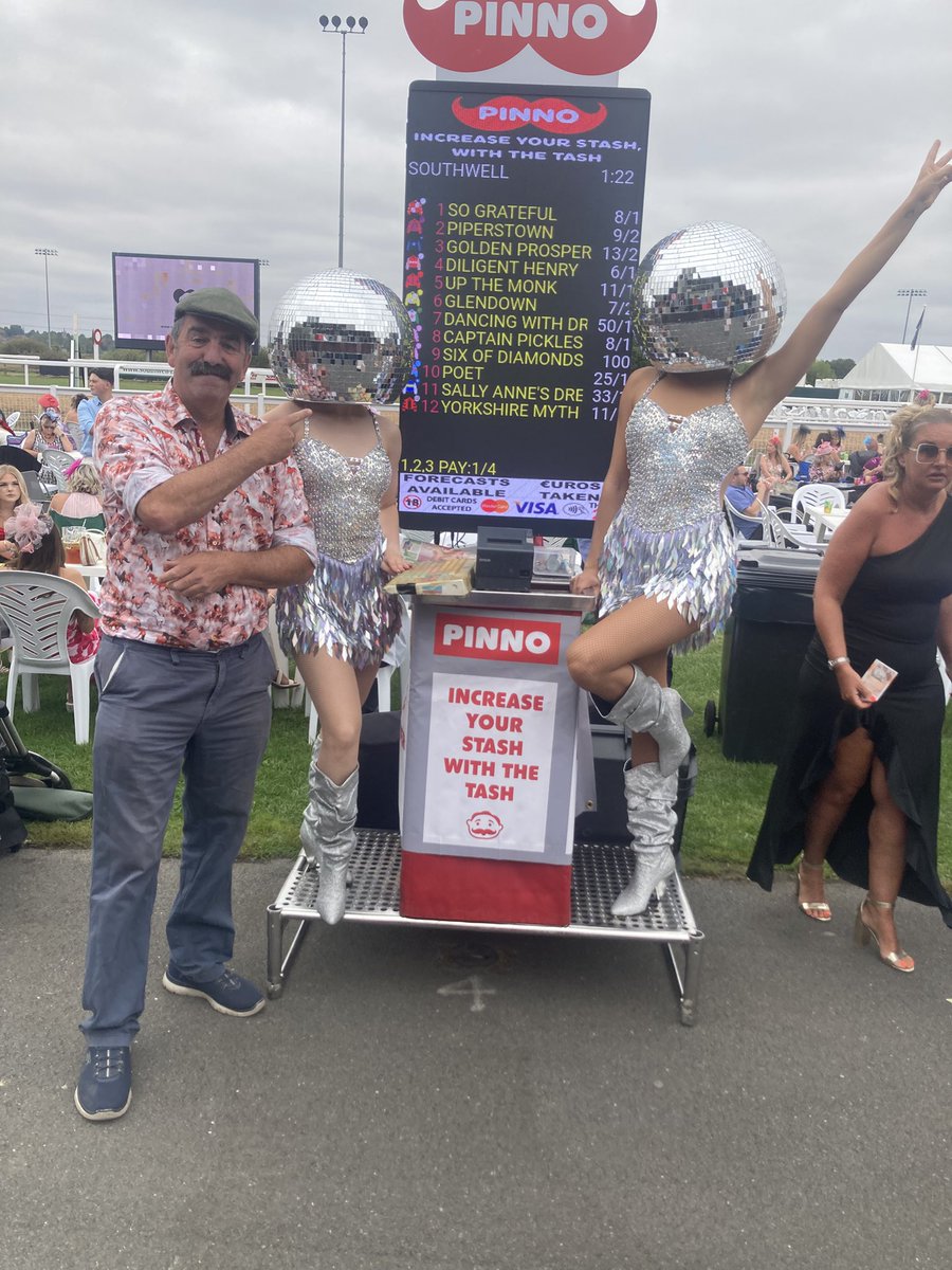 These girls think my prices are out of this world here <a href="/Southwell_Races/">Southwell Racecourse</a> 😍😉😇