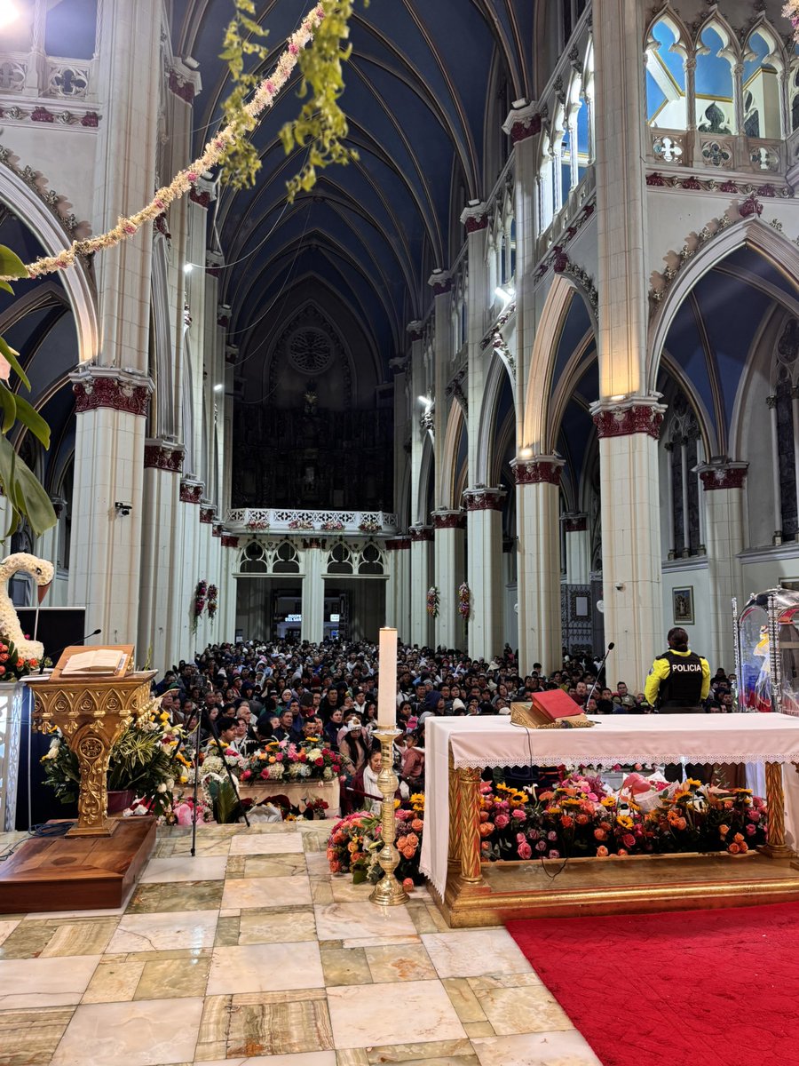 EN VIVO ⭕️ Desde la parroquia El Cisne. 

Ver aquí: facebook.com/share/v/173STB…