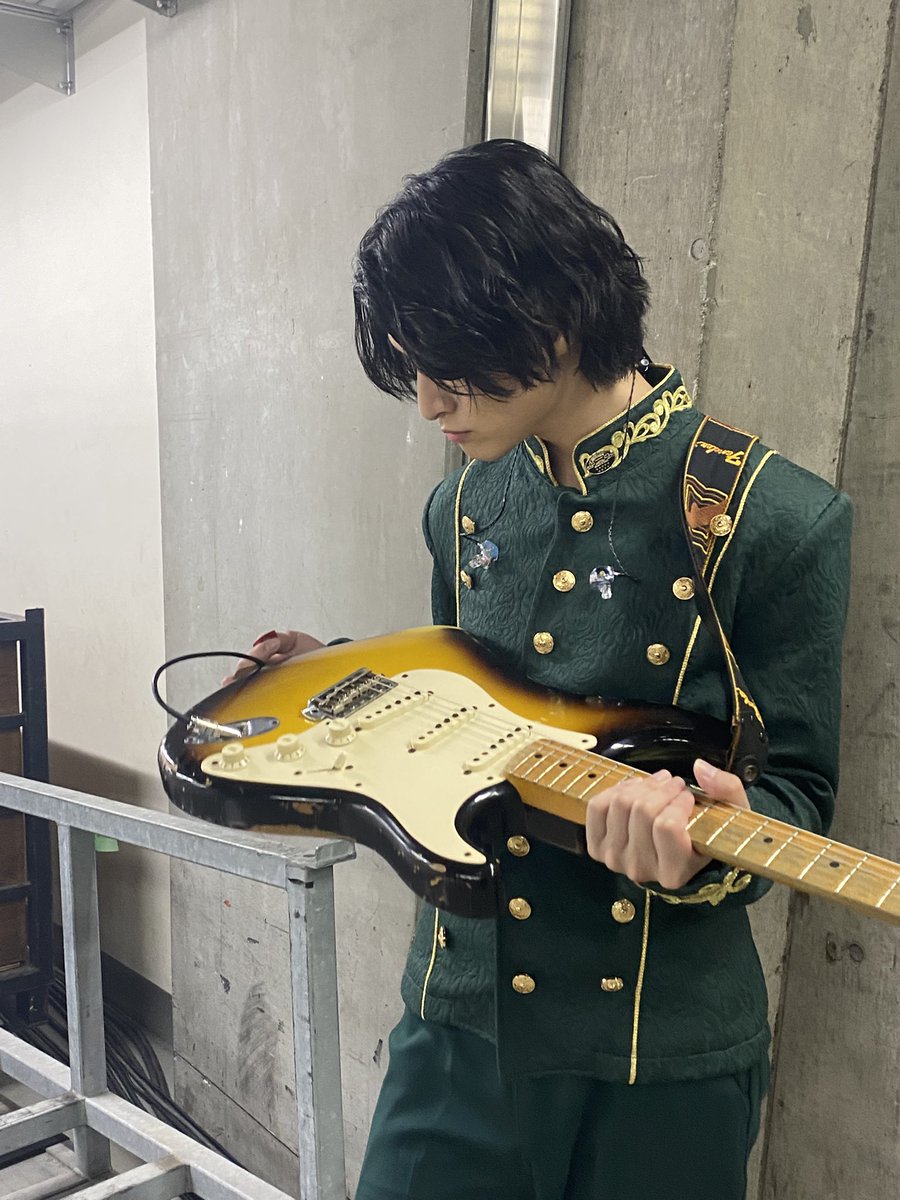 [🎤]

EBiDAN THE LIVE 2025
HOTEL NINE STAR
Diamond GATE
ありがとうございました‼️

とても濃密な３日間でした！
たくさん歌えて楽しかったなー。

少しでも！
音楽が！
届いていると！
嬉しい！

#Sakurashimeji