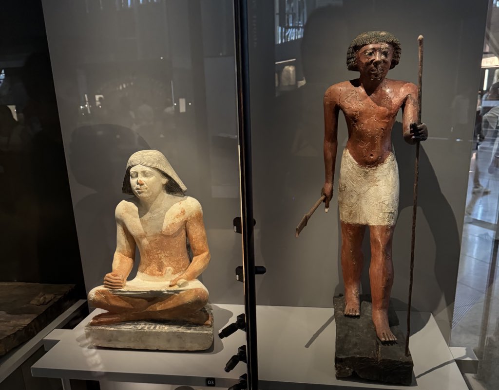 الديڤيلوبر المصري القديم مع الديڤ ليد بتاعه و هو بيستخدم معاه وسيلة من وسائل التحفيز
