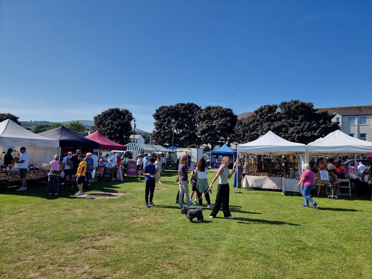 newsmulg's tweet photo. Ballycastle is buzzing today with @NaturallyNCG market on and the sun out. Brilliant mint 'aero' from Nitro Coffee Co and rose veal steak sandwich @BroughgammonFrm with Young Buck blue cheese https://t.co/22Aq1XvMAq
