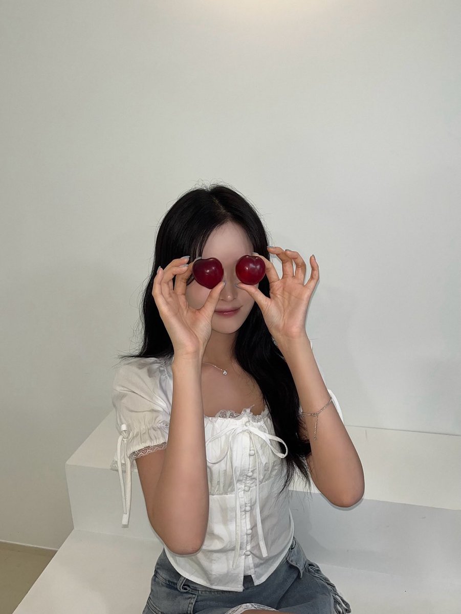 S2SEOI's tweet photo. 250817 인스타그램

すぐ会って˚ ₊·—̳͟͞͞♥

#하이키 #H1KEY #서이 #SEOI https://t.co/kTdUXg6IeN