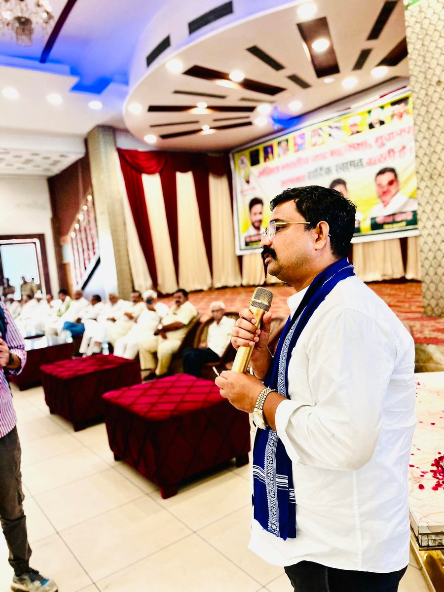 VinayRatanSingh's tweet photo. "आज मुज़फ़्फ़रनगर में चौधरी सतपाल मलिक जी की शोक सभा में पहुँचकर उन्हें श्रद्धांजलि अर्पित की। https://t.co/VcTMMt74nB