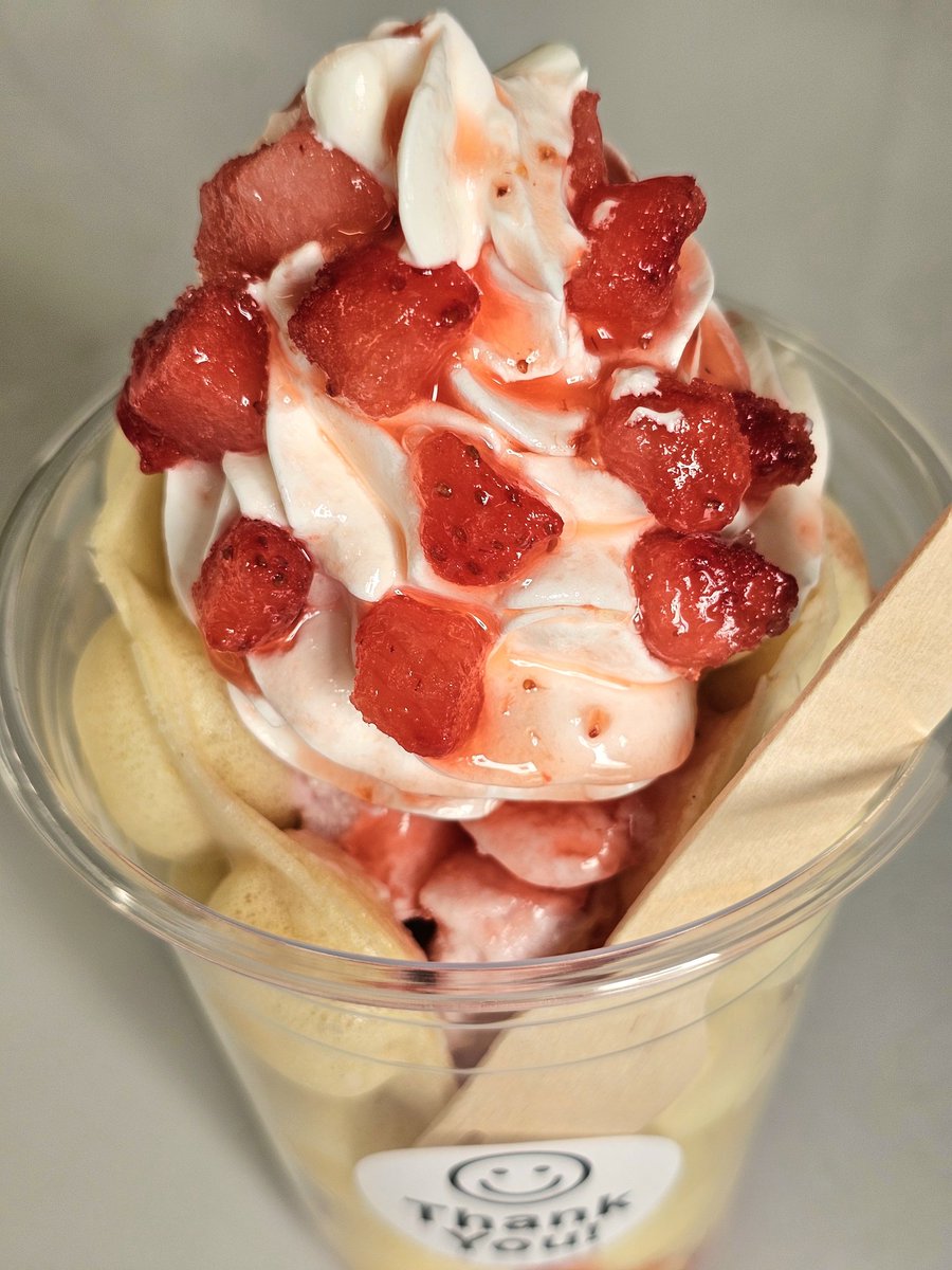 ekichousandesu's tweet photo. 水曜日のお散歩時間に食べた🍓
フローズンいちご♪
美味しさは見た目から感じるとおり😋
最後まで美味しく食べ進められました!
#naturi
#ぷらすなちゅり
#米粉ワッフルクレープ https://t.co/eSxssPx4Lg