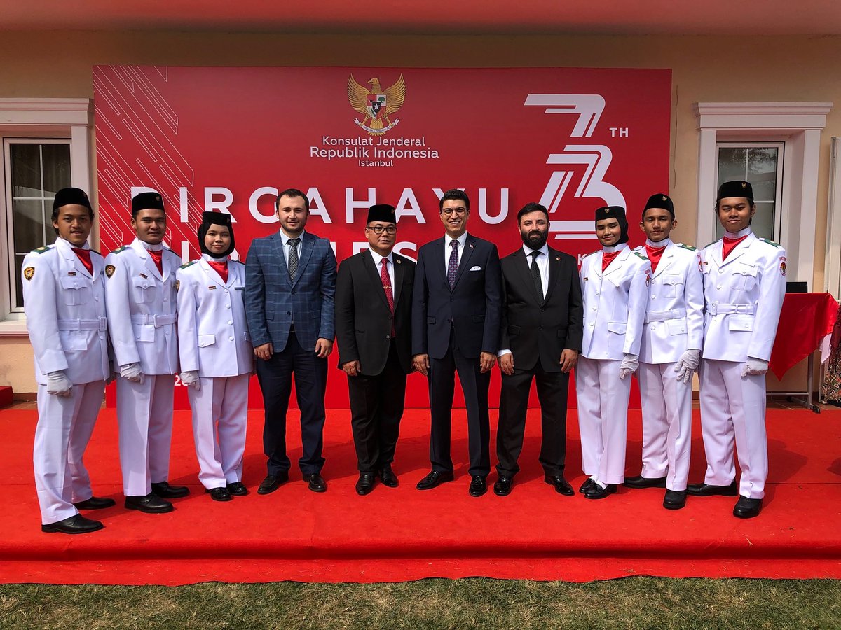 Dost ve kardeş ülke Endonezya 'nın Bağımsızlık gününü kutlarım. 🇹🇷🇮🇩
#indonesia #endonezya