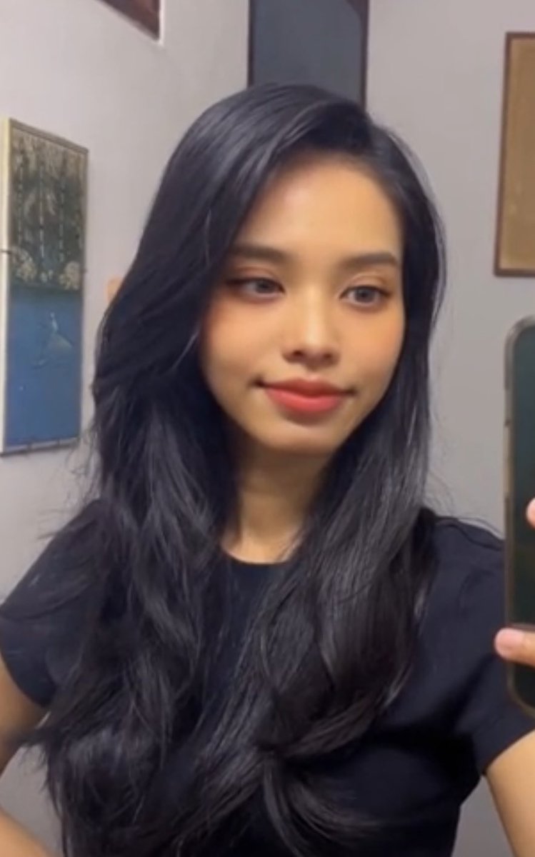 Mirror Selfie ☺️ <a href="/FreyanationID/">FREYANATION</a> #jsd #jeketisecalday