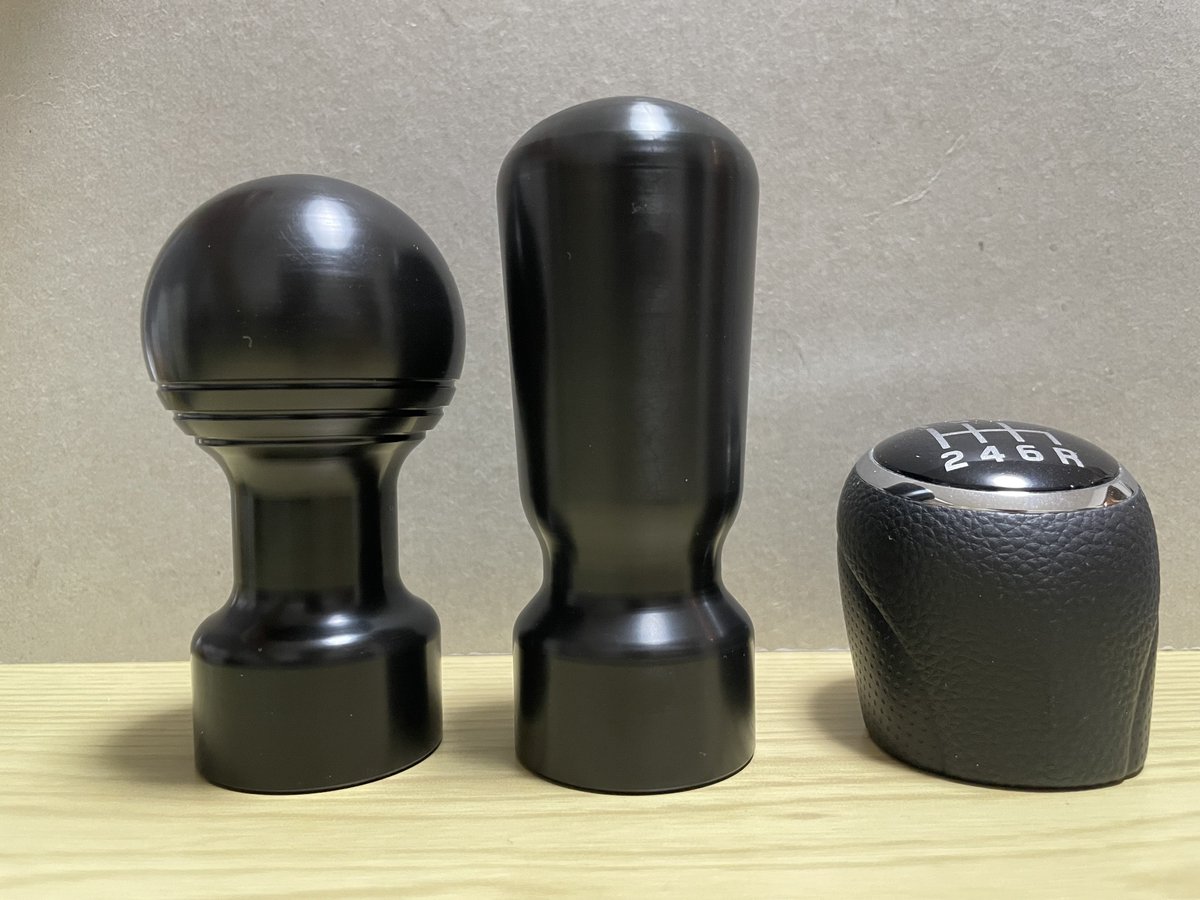 早速着弾したMESさん(<a href="/3d_olce/">MES</a> )の新発売のシフトノブ
※ φ48mm_30mmUP、私の手はMサイズ

まず思わず口ずさんだのが…
「これ作った人いろんなシフトノブ研究したやろ笑」

非の打ち所がない、、手に馴染むしシフトがスティック型よりスコスコ入って気持ちが良い
衝動買いして良かった笑