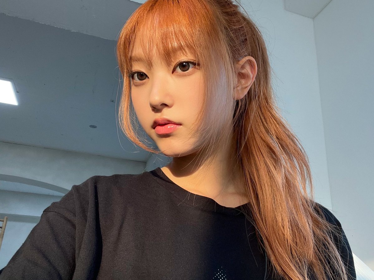 이 셀카 너무 꼬숩포근푹신뜨끈한 거 같음..