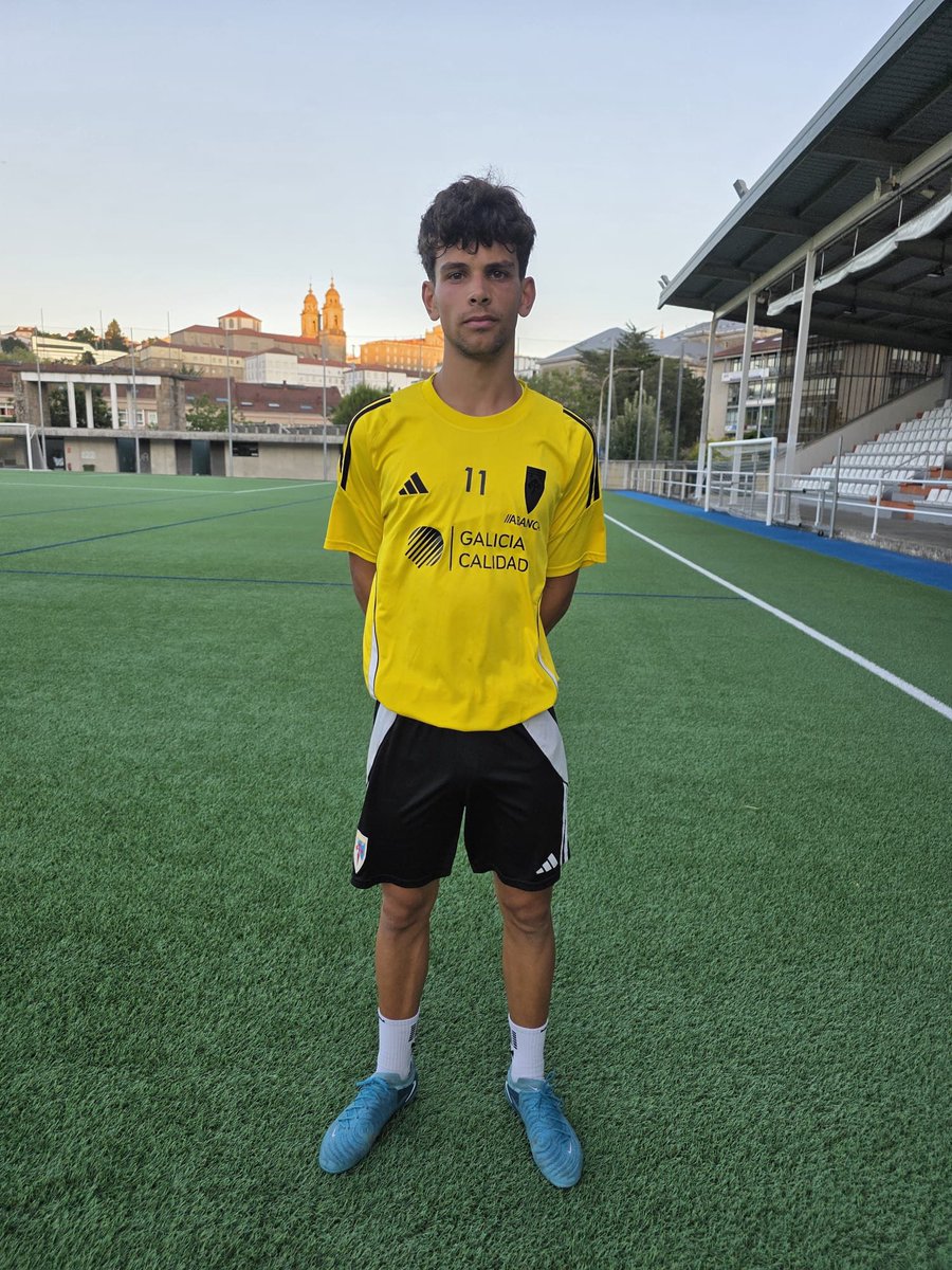 Canteira Picheleira (@cantpicheleira) on Twitter photo 🚨𝐅𝐈𝐂𝐇𝐀𝐗𝐄 𝐗𝐔𝐕𝐄𝐍𝐈𝐋 𝐀
✍🏻 Adrián Núñez Rodriguez
⚽️ Do ano 2007, procedente da U.D. Ourense
🤍🩵 Adrián reforza a medular do Xuvenil A da <a href="/SD_Compostela/">S.D. Compostela</a>. Destaca o seu debut en Terceira RFEF sendo aínda xuvenil
🤝 Benvido á #CanteiraPicheleira 🚨𝐅𝐈𝐂𝐇𝐀𝐗𝐄 𝐗𝐔𝐕𝐄𝐍𝐈𝐋 𝐀
✍🏻 Adrián Núñez Rodriguez
⚽️ Do ano 2007, procedente da U.D. Ourense
🤍🩵 Adrián reforza a medular do Xuvenil A da <a href="/SD_Compostela/">S.D. Compostela</a>. Destaca o seu debut en Terceira RFEF sendo aínda xuvenil
🤝 Benvido á #CanteiraPicheleira