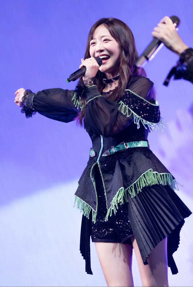 ゆいちゃんの黒衣装も超絶可愛い💚 #櫻井優衣