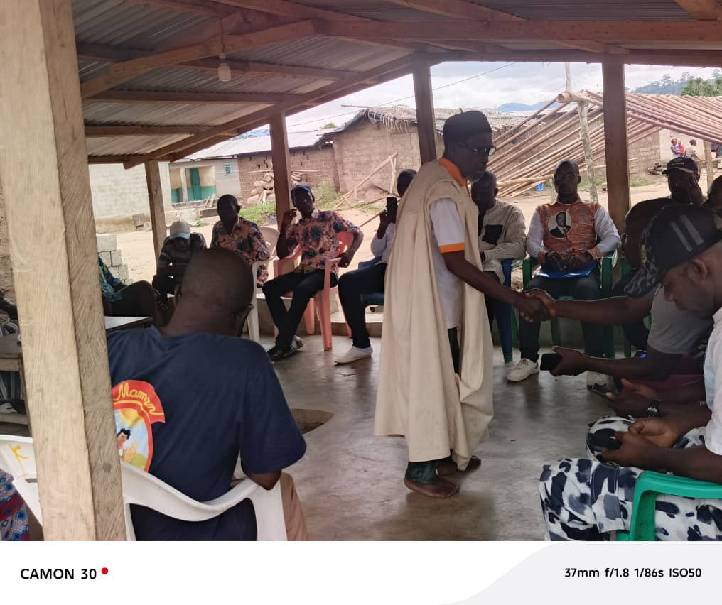 RegionaleGPS_BS's tweet photo. #GPS | 𝐓𝐨𝐮𝐫𝐧é𝐞 𝐝𝐞 𝐩𝐫é𝐬𝐞𝐧𝐭𝐚𝐭𝐢𝐨𝐧 𝐝𝐮 𝐃é𝐥é𝐠𝐮é 𝐝𝐞 𝐳𝐨𝐧𝐞 𝐝𝐞 #𝐒𝐚𝐧𝐭𝐚 𝐞𝐭 𝐝𝐞 #𝐁𝐥𝐚𝐩𝐥𝐞𝐮, 𝐌. 𝐃𝐚𝐧 𝐀𝐢𝐦é 𝐃𝐢𝐨𝐦𝐚𝐧𝐝é.

Le samedi 16 août 2025, accompagné des membres de la Coordination Régionale GPS Biankouma–Sipilou, conduite par le https://t.co/yd5vRN6gTe