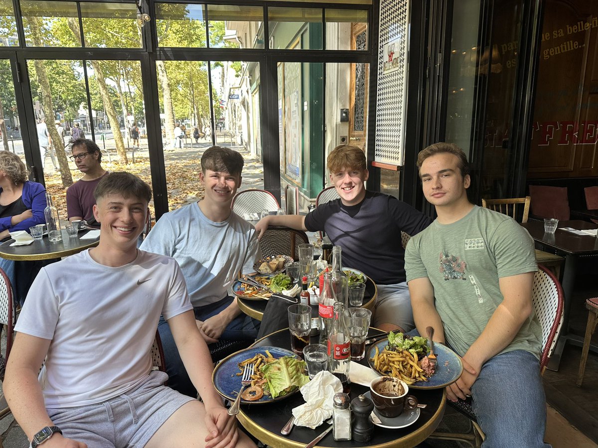 studytokapp's tweet photo. Just had the pleasure of meeting Liam Fuller and 18 year old that dropped out of school, and building Source, his AI startup that just raised $1.4M. We aspire to be like him. Excited to see where he takes it next. https://t.co/6J93qgT64l