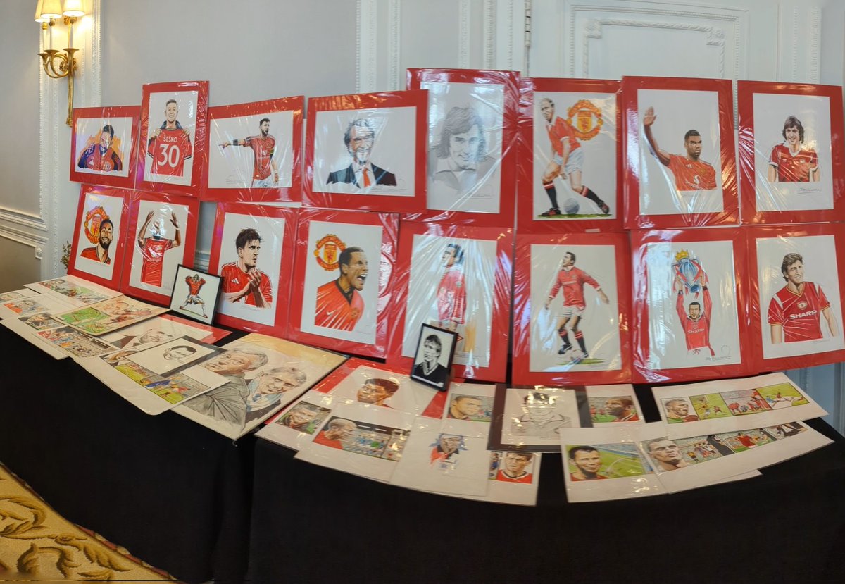 DYNAMITE "History of Man Utd" launch at fabulous <a href="/MidlandMCR/">The Midland Hotel</a>, fantastic reaction to the 400 page book &amp; the original art on display...treasuring my book signed by MAN U LEGENDS Bryan Robson, Martin Buchan &amp; Viv Anderson!  #ManchesterUnited  <a href="/FLegends100/">@footielegends100</a> amzn.eu/d/hniqeLe