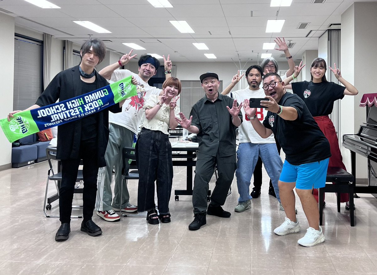 群馬ハイスクールロックフェス2025

審査員させていただいた！

みんな真剣にバンドに取り組んでいて
すごく素敵な時間を過ごさせていただいたなあ
逆に学ぶことがたくさんあった

あと審査員みんな知り合いで楽しかったあ！