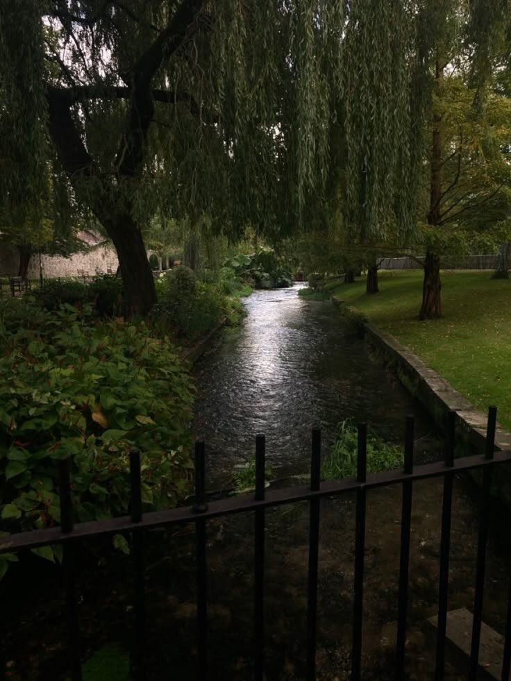 talya9646171863's tweet image. Rain 🌨️