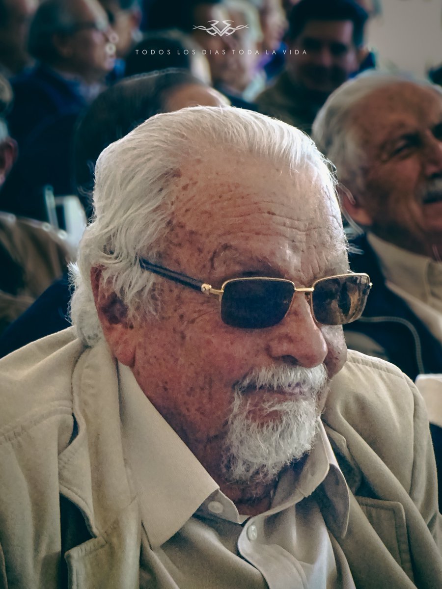 albo75's tweet photo. A cuatro años de su partida 🕊️…

Te recordamos con mucho cariño, Papá Oso 🐻.

Don Rodrigo Paz Delgado, tiene también su #TraposConHistoriaLDU, realizado por los muchachos de @MUerteBlancaEc y habitualmente desplegado en la General Sur. 

“una vida junto a LIGA”

#LDU https://t.co/yPaxC7MAuY