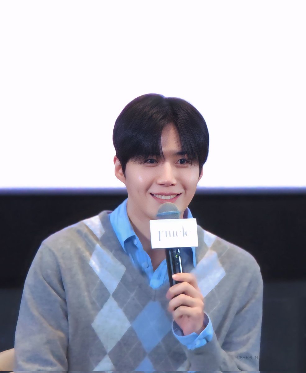 Even in the hottest summer, you’re my sweetest breeze 🍃🌞 #kimseonho #kimseonhoximele