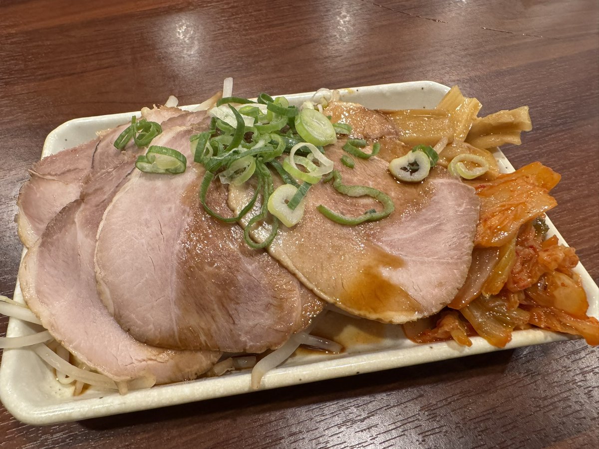 今日はチニング(トップ縛りw)をやりに伊勢志摩へ^_^
mizubeの大ちゃんにいろいろ教えてもらいポイントへ
まー
チヌがたくさんおる！
が…デラクソムズイ！
ハマる予感大です
帰りにmizubeによりハルのルアーを^_^
久しぶりに昼間に釣りしました
生が美味い😋