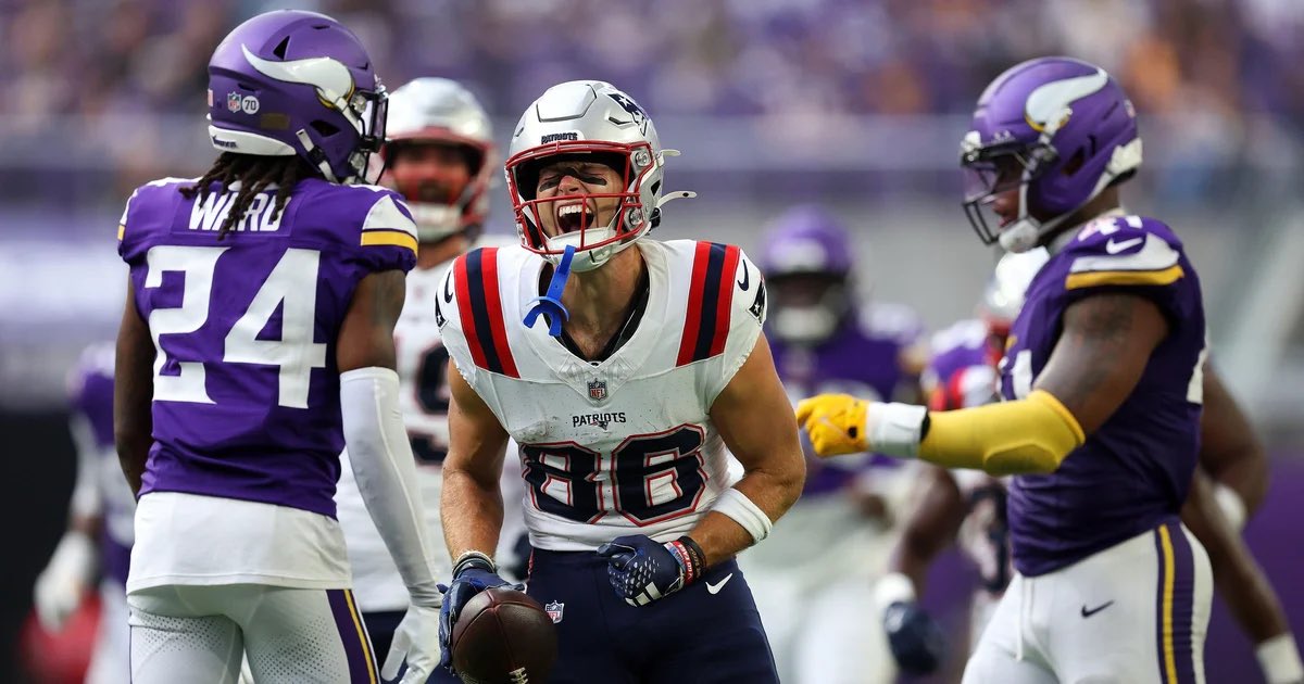 Savage (@savagesports_) on Twitter photo Efton Chism likely played his way onto the Patriots 53 man roster.
Per: <a href="/MikeReiss/">Mike Reiss</a>
“If he hadn't done it already, undrafted free agent wide receiver Efton Chism III (Eastern Washington) likely played his way on to the 53-man roster with his stellar performance against the Efton Chism likely played his way onto the Patriots 53 man roster.
Per: <a href="/MikeReiss/">Mike Reiss</a>
“If he hadn't done it already, undrafted free agent wide receiver Efton Chism III (Eastern Washington) likely played his way on to the 53-man roster with his stellar performance against the