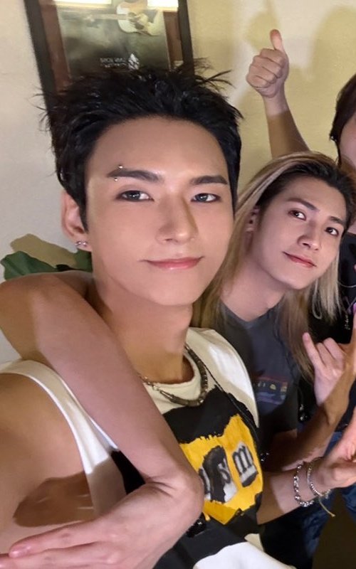 kimbapcutie's tweet photo. #FREETHEPIT https://t.co/Za2WywSRIQ