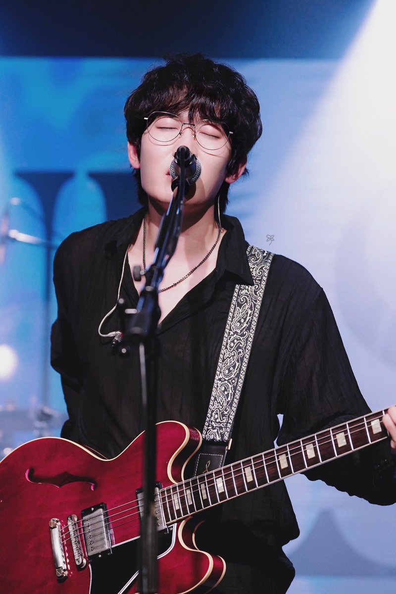 youngju_cy's tweet photo. 영주한테 깜장셔츠 백장 사주고 싶ㄷㅏ 🖤

#너드커넥션 #서영주 #PULSE 250815 https://t.co/xT8jfLtsXz