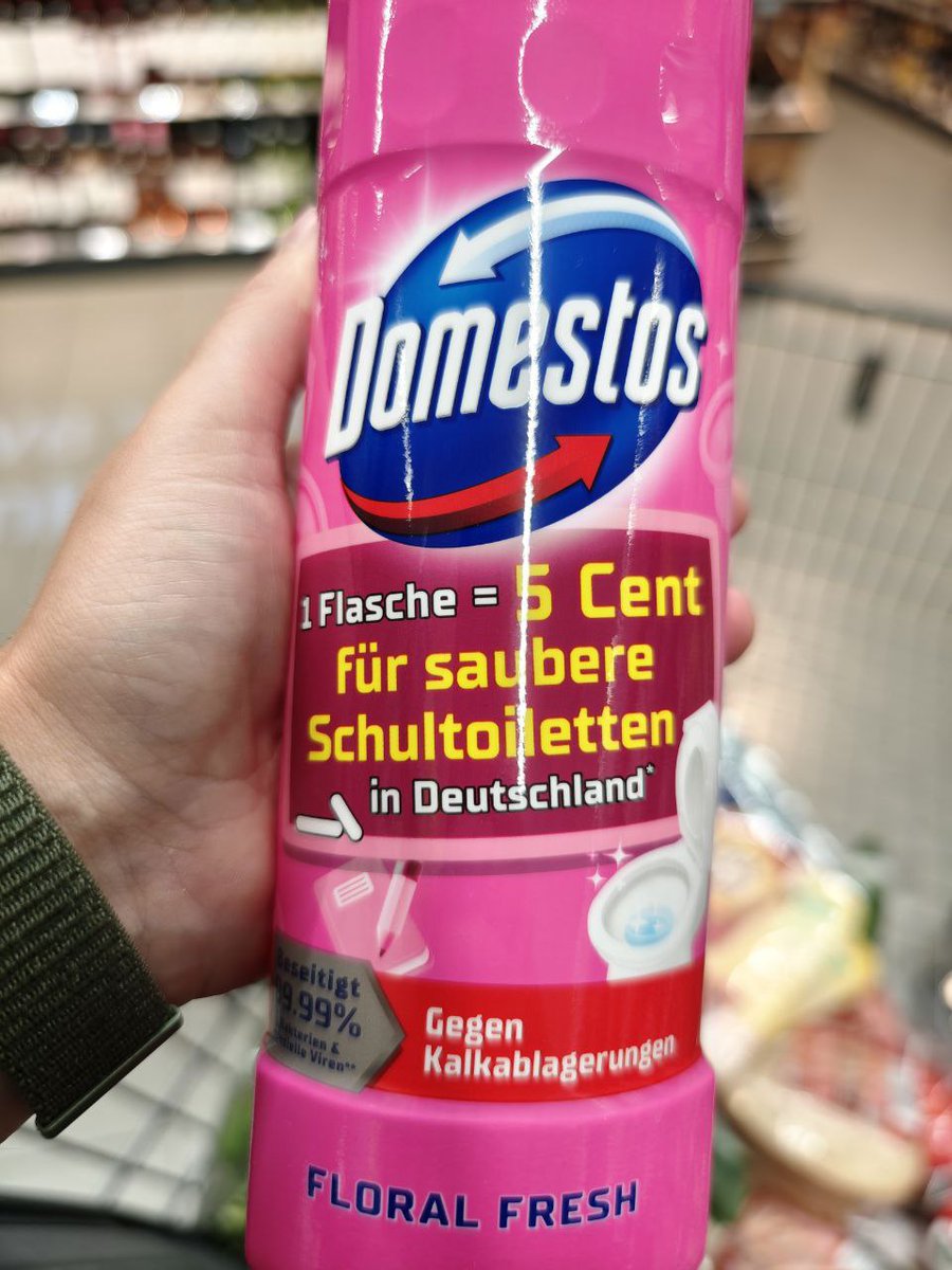 Für Selensky ist das Geld da, aber für saubere Schultoiletten nicht?