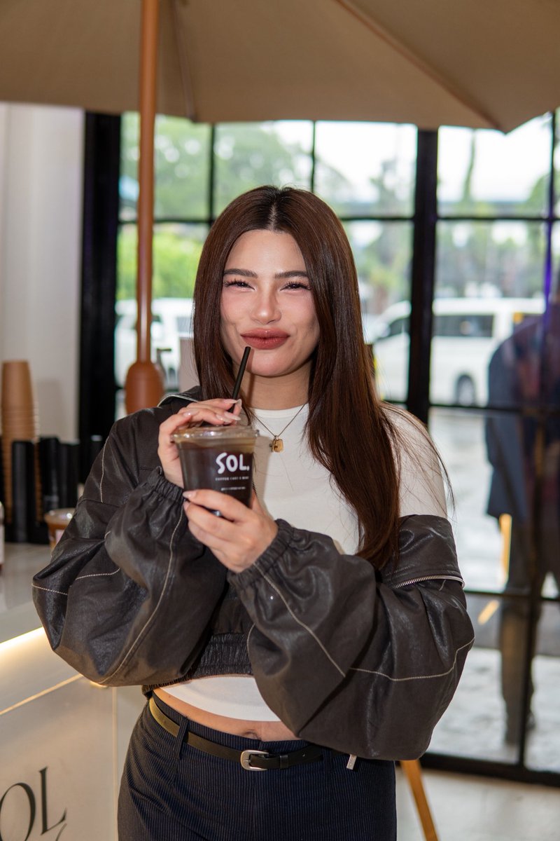 solcoffeecart's tweet photo. sol coffee cart moments with the ever-stunning Denise Laurel! ☕️

#coffeecartforevents #solcoffeecart https://t.co/EGjdokdeUM