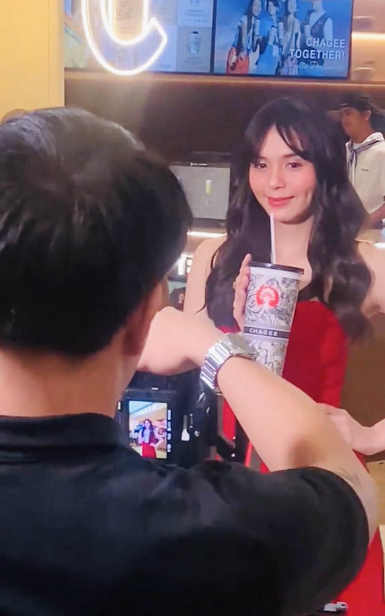 #AshleyOrtega for #Chagee!!! 🤩❤️ So pretty nman nyan… My another kaaadikan na nman bilhin sa SM North! Ahahaha 🥰

<a href="/AshLoversPH/">AshLoversPH</a> <a href="/ashleyortega/">Ashley Ortega</a> ✨