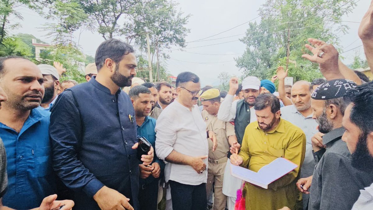 JavedRanaa's tweet photo. From Mendhar, Poonch, I started the Signature Campaign announced by Hon’ble Chief Minister @OmarAbdullah Sb for the restoration of Jammu & Kashmir’s statehood.

I urge everyone to actively participate in this democratic initiative and stand united for the dignity, rights and identity of the people of Jammu & Kashmir.