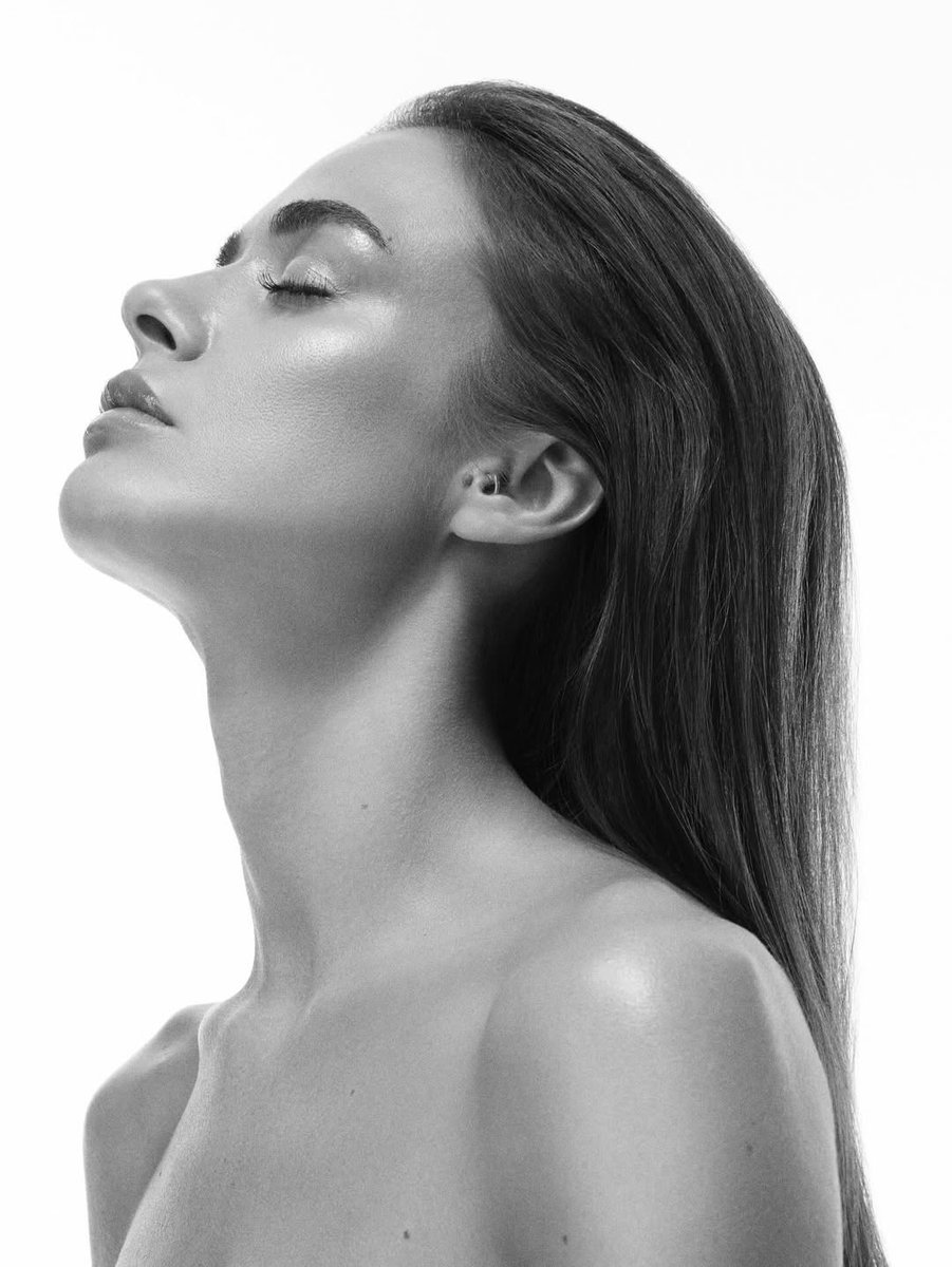 📸| "Em um mundo que se move muito rápido, eu escolho sentir profundamente 😌🙂‍↕️🌬️"

— #BensuSoral via Instagram