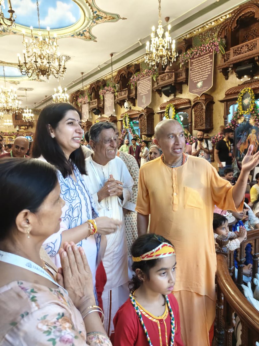 Gauranga Das (@gaurangadas) on Twitter photo Wonderful to have Dr. Indu Rani Jakhar, Collector and District Magistrate Palghar, visit the <a href="/iskconchowpatty/">ISKCON Chowpatty</a> - Sri Sri Radha Gopinath Temple on Janamashtami day and do the abhishek of the deities Wonderful to have Dr. Indu Rani Jakhar, Collector and District Magistrate Palghar, visit the <a href="/iskconchowpatty/">ISKCON Chowpatty</a> - Sri Sri Radha Gopinath Temple on Janamashtami day and do the abhishek of the deities